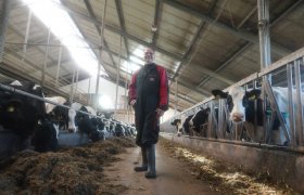 Melkveehouder Ad van den Berg is volop bezig met innovatie