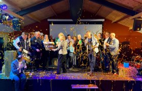 Familie Reinders wint prijs met idee voor kalvercrèche
