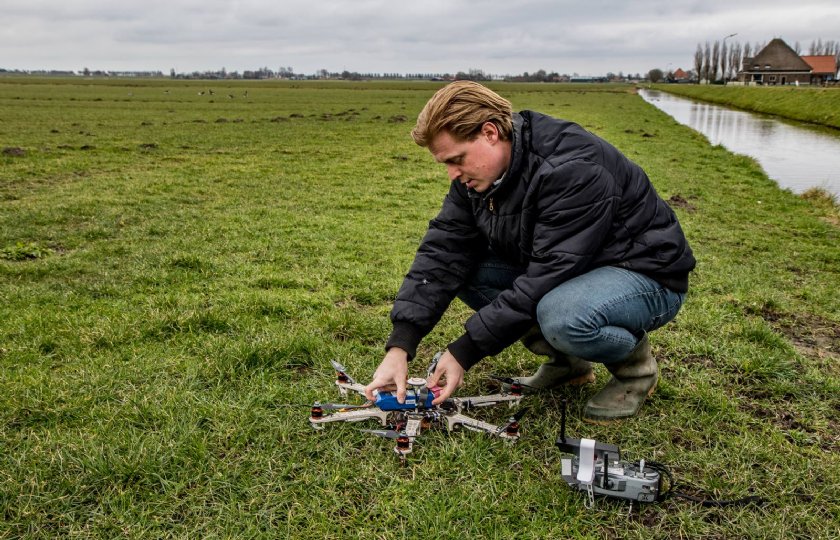 Drones+weren+ganzen+in+Starnmeer